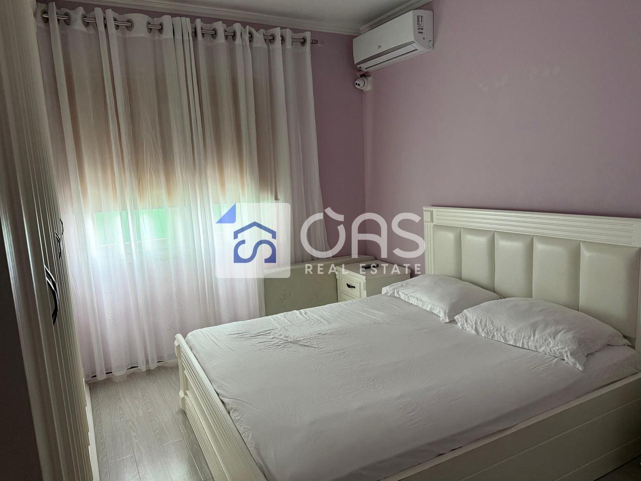 Jepet me qera apartament 2+1 tek Komuna e Parisit 3