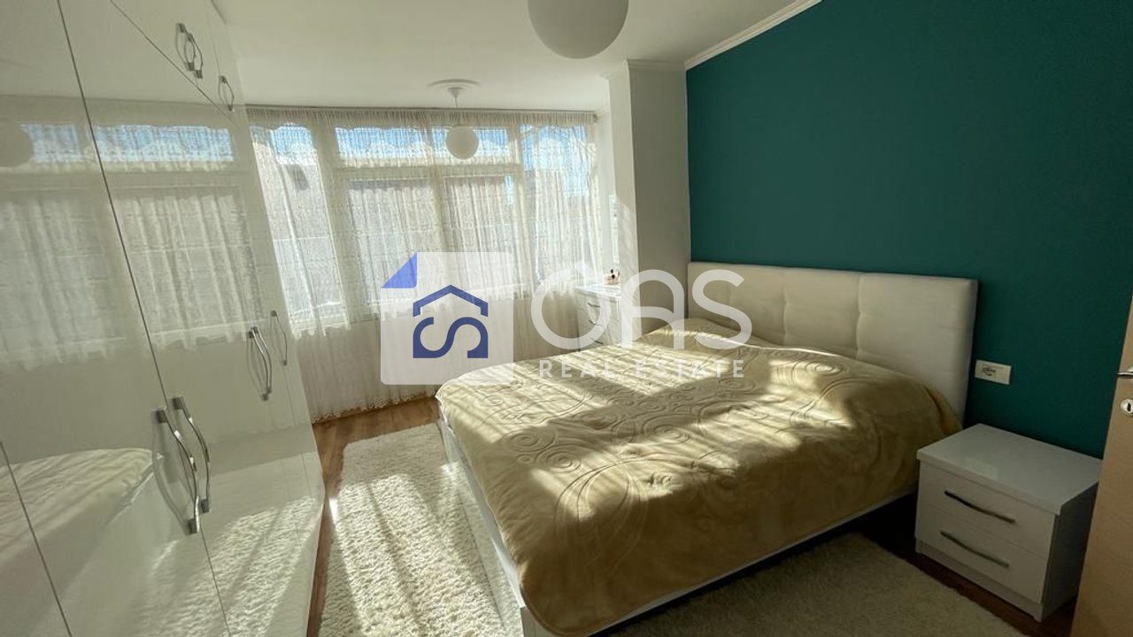 Jepet me qera apartament 2+1+2 Rr.Mine Peza