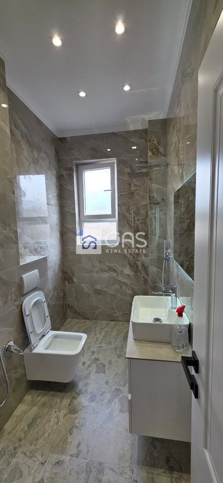 Shitet apartament 2+1 Te Rruga Bardhyl 4