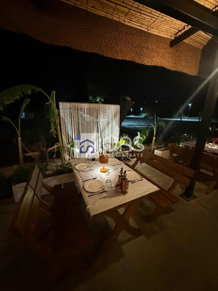 JEPET ME QIRA RESTORANT NE QEPARO (POZICIONI UNIK BUZE DETIT) 4