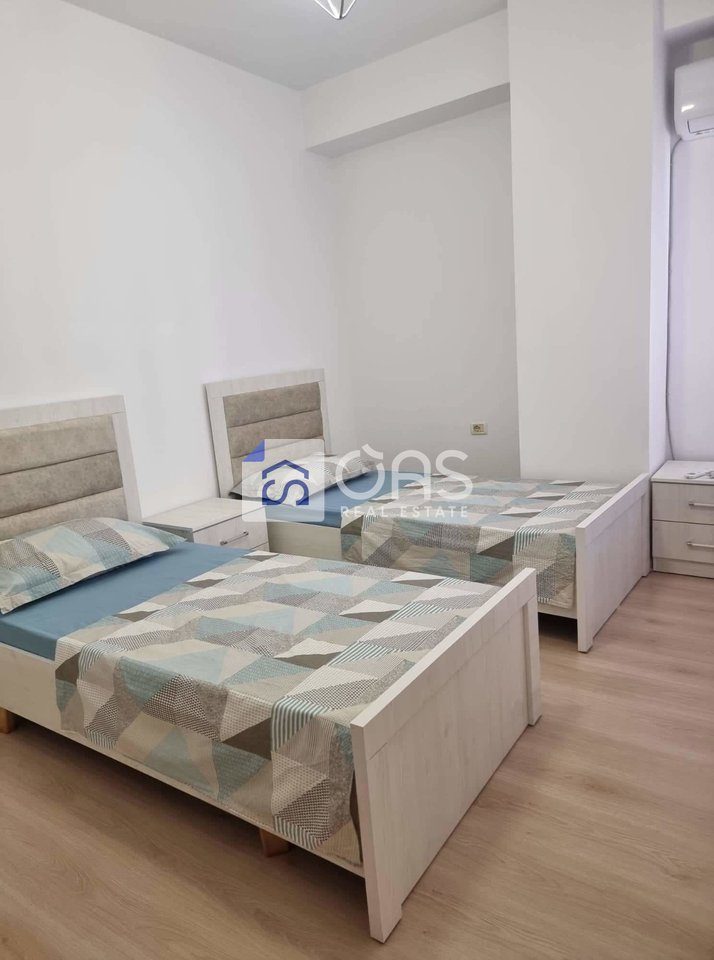 Jepet apartament me qera 2+1 Stacioni Trenit