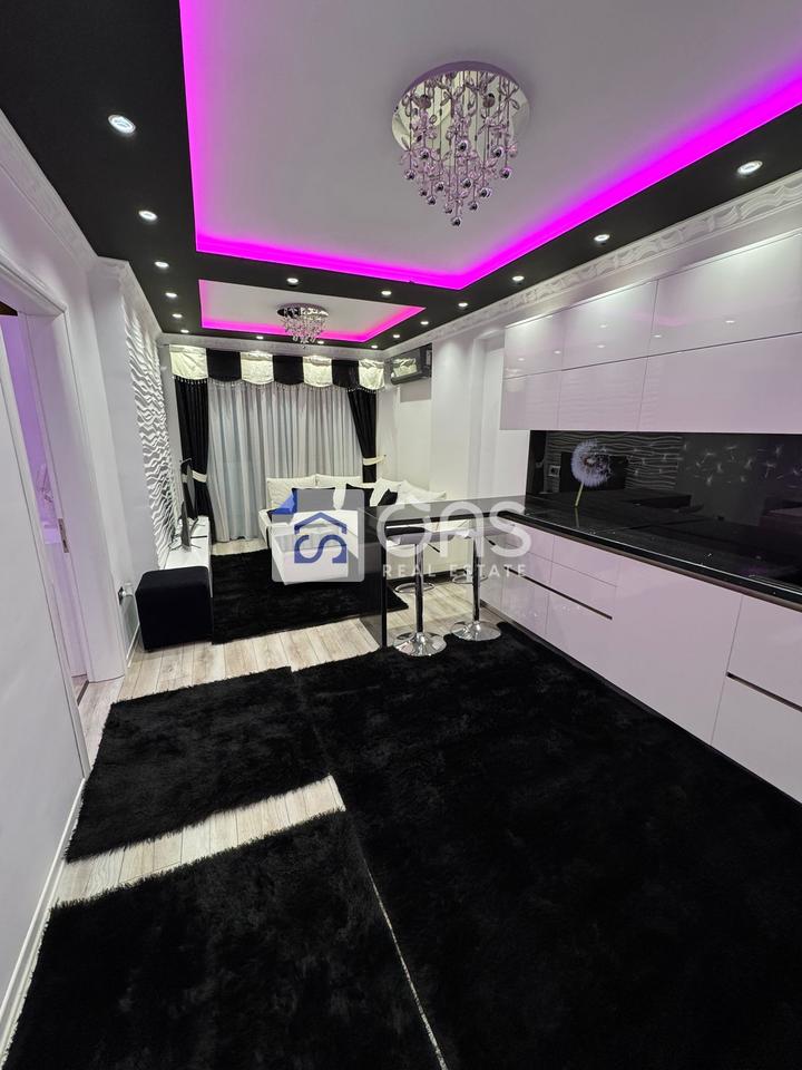 Shitet apartament me qera 2+1 fresk