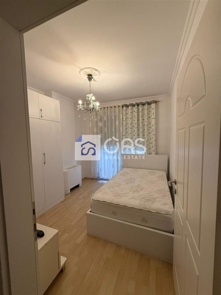 Jepet apartament me qera 3+1+2 tek Kopshti Zologjik 4