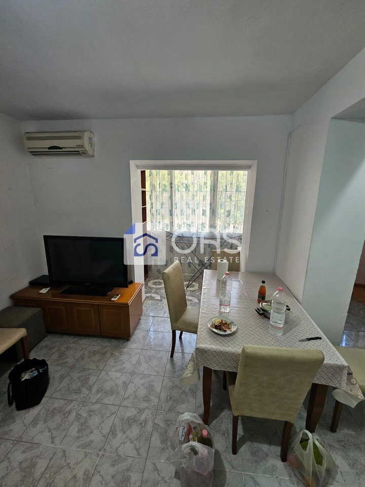 Jepet me qera apartament 1+1 te Shkolla e Baletit 2