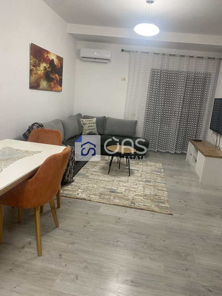 Jepet me qera apartament 2+1 ne Selvia
