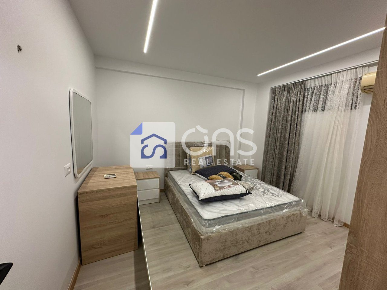Jepet me qera apartament 1+1 te Zogu i Zi 3