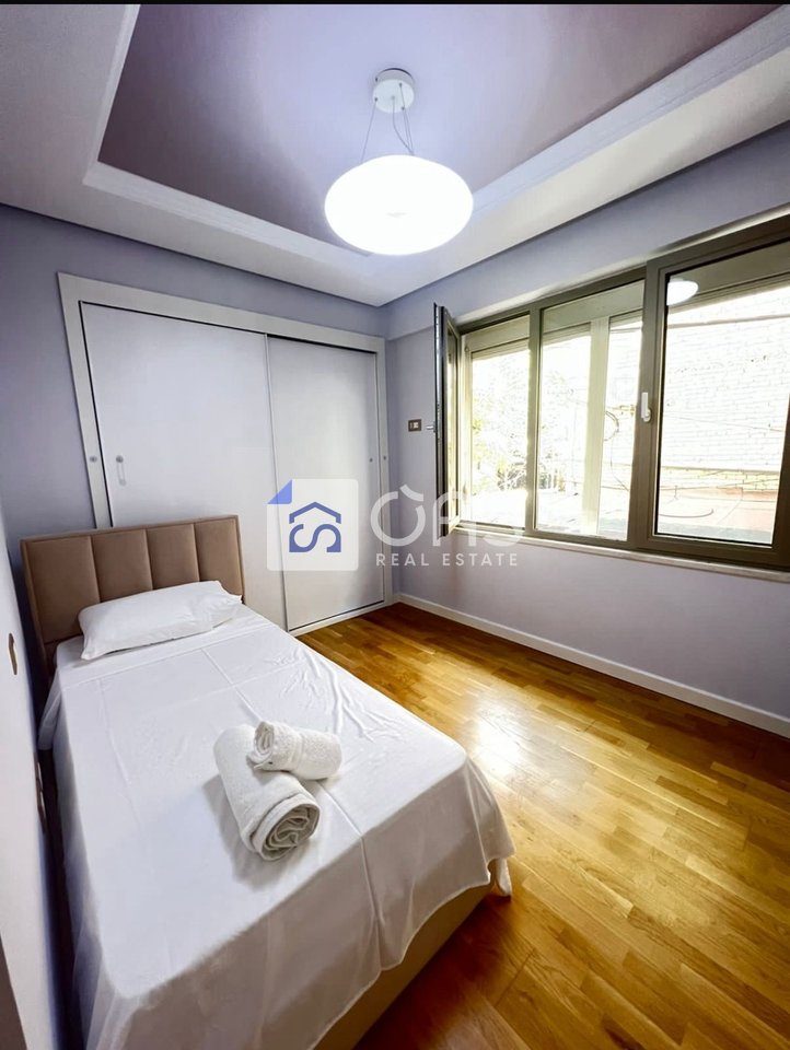 Jepet apartament me qera 2+1 ne Qender 3
