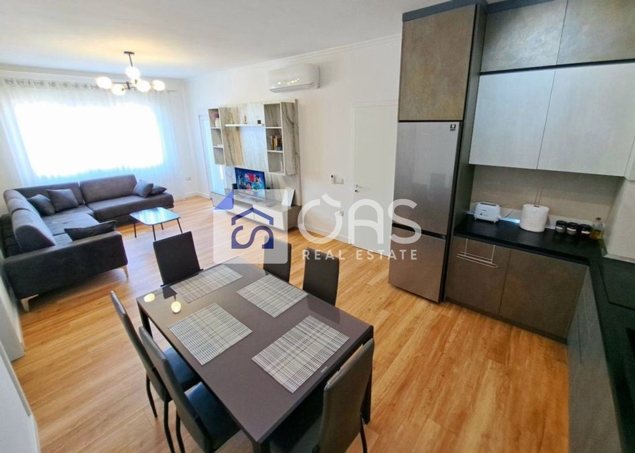 Jepet apartament me qera 2+1+2 tek Pazari i ri