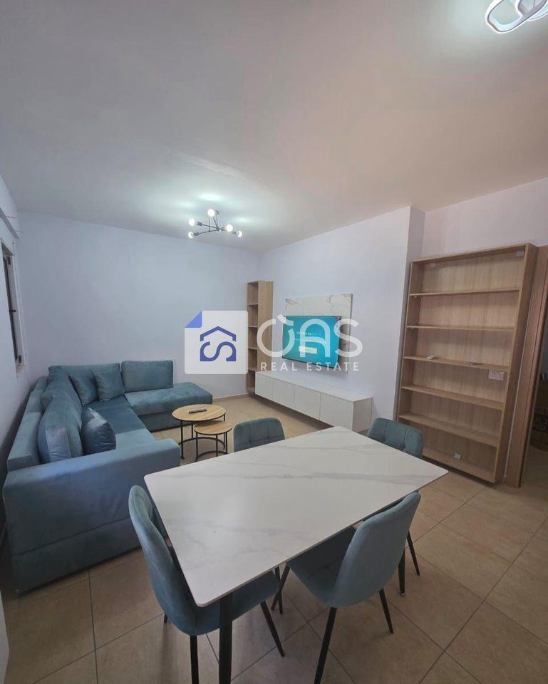 Jepet apartament me qera 1+1 Ne 5 Maj 3