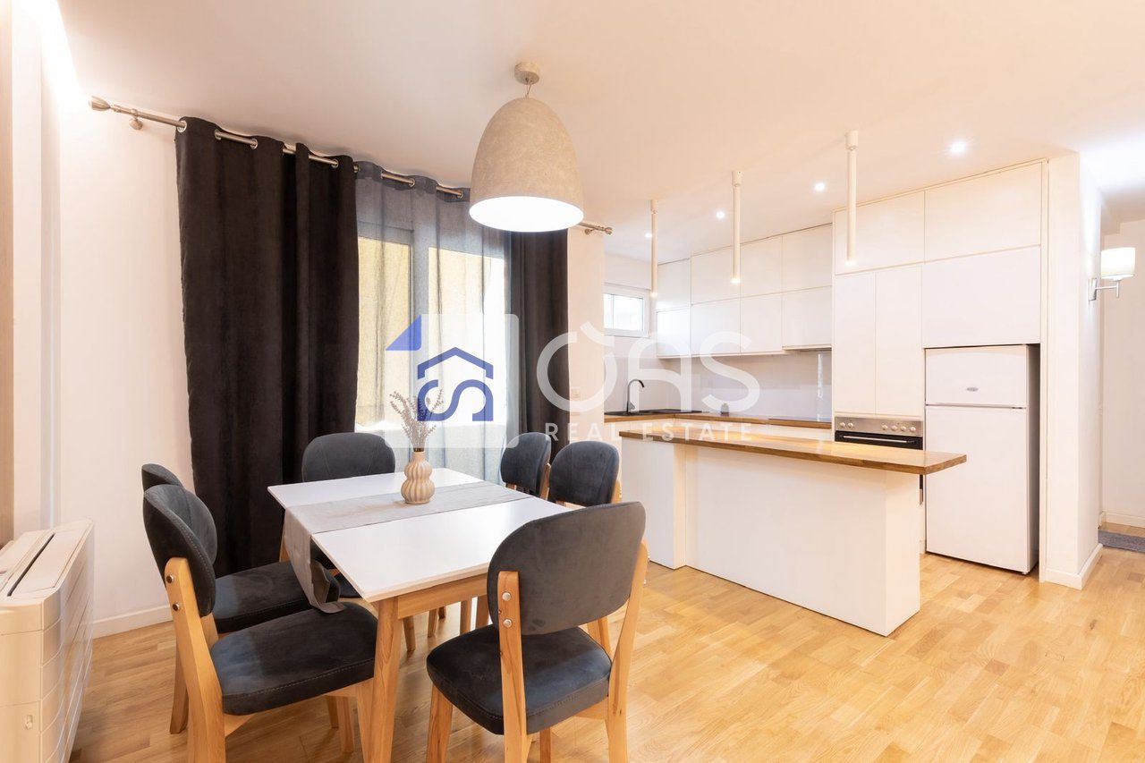 Shitet Apartament 2+1 tek Zogu Zi.
