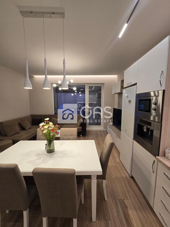 Jepet apartament me qera 2+1 Bulevard i Ri + Post parkimi
