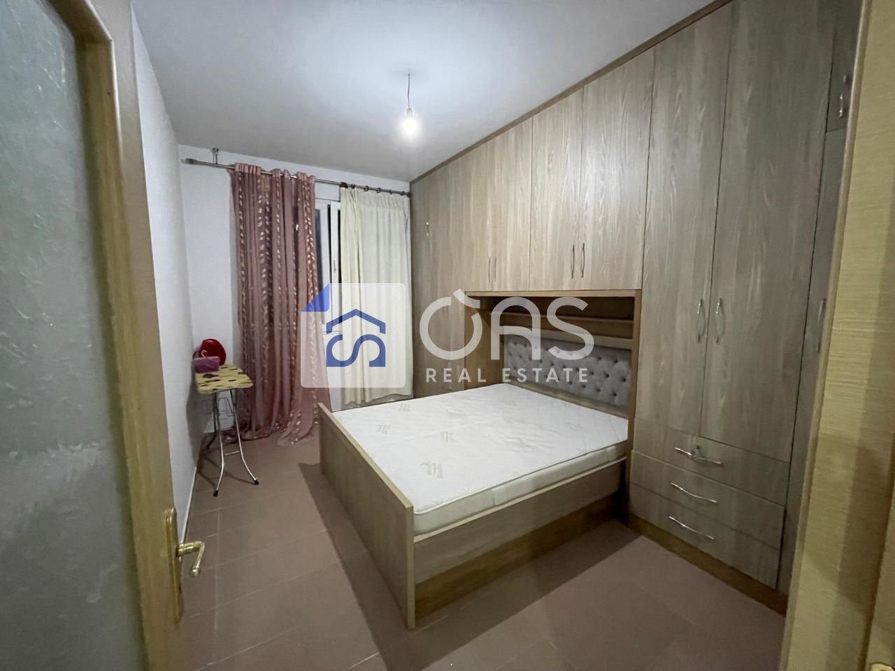 Jepet apartament me qera 1+1 ne Astir