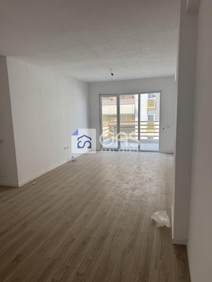 Shitet apartament 1+1 tek Rruga Dritan Hoxha (AURA Complex)