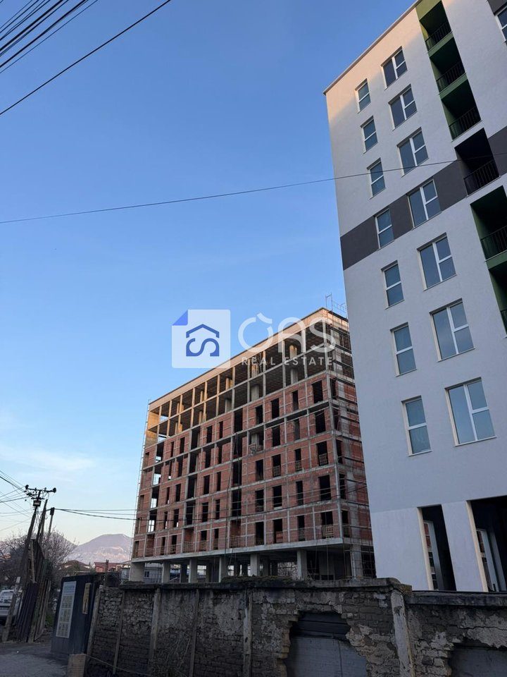 Shitet apartament 1+1 tek Ish Dogana. 3