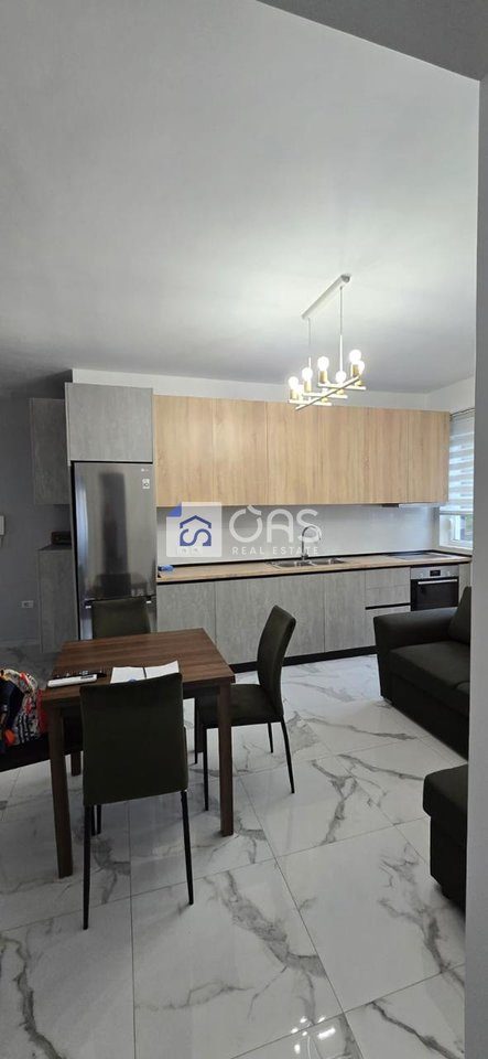 Jepet me qera apartament 2+1 tek Liqeni i Thate. 2