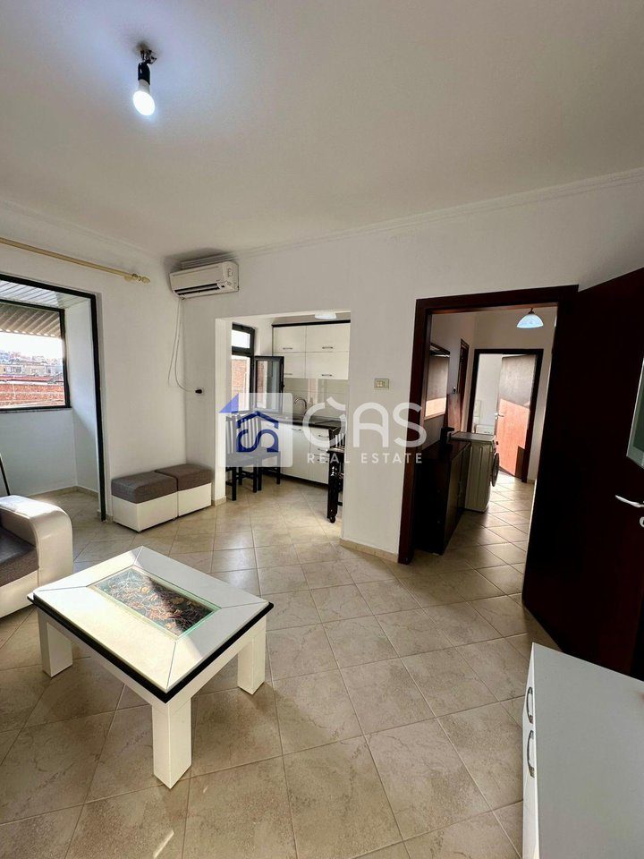 Jepet apartament me qera 1+1 Ne Laprake 4