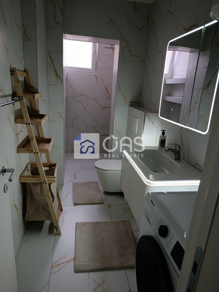 Jepet apartament me qera 2+1 tek Ali Dem 4