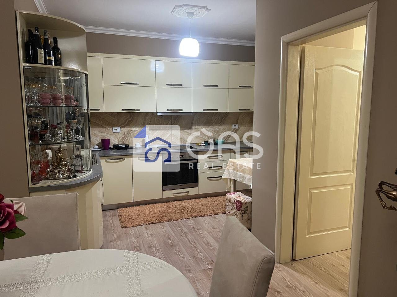 Shitet apartament 2+1 ne Astir 2