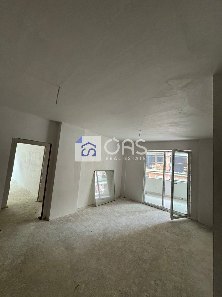 Shitet apartament 2+1+2 te Liqeni i Thate ( Lake Side)
Siperfaqja: 113.6m2 ,Cmimi i apartamentit : 204.000 euro