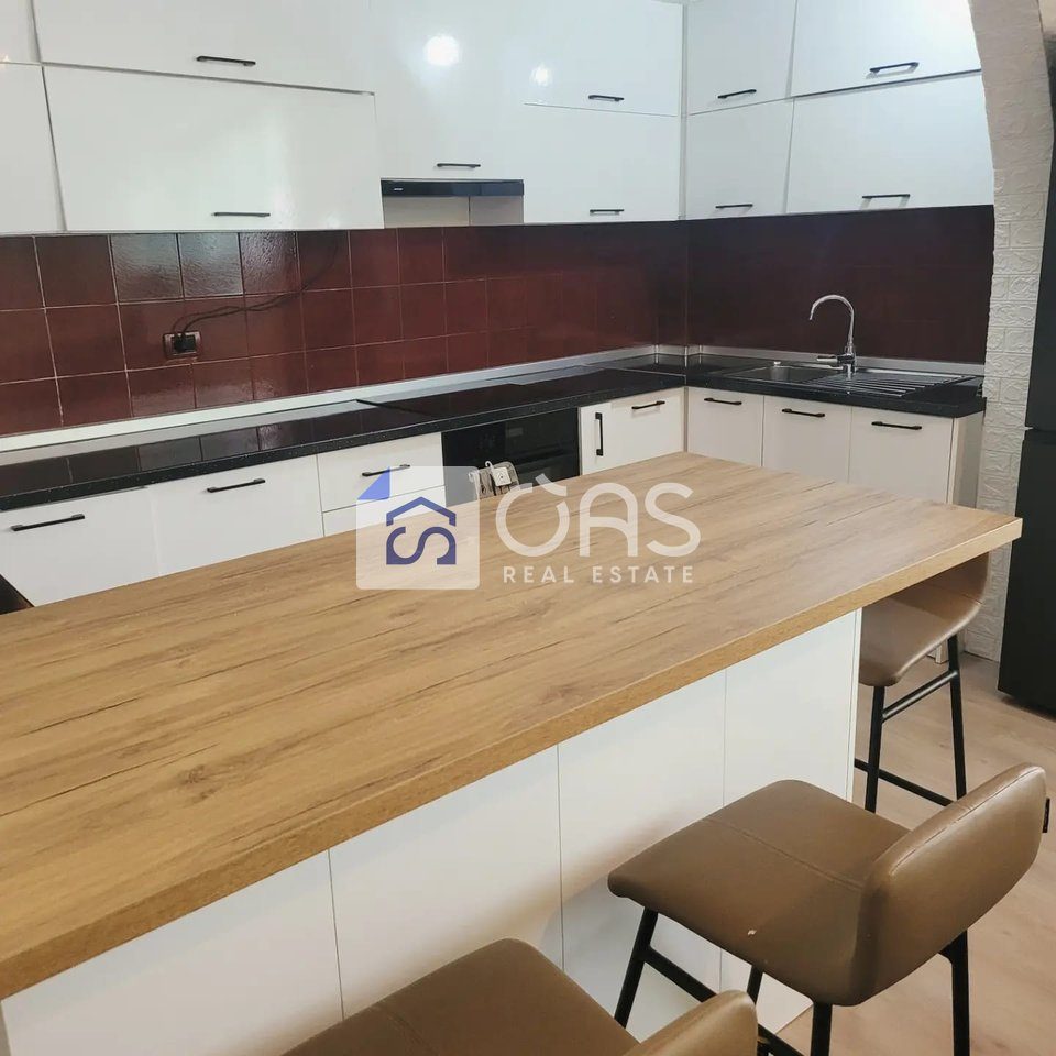 Jepet me qera apartament duplex 1+1 Ali Demi 4
