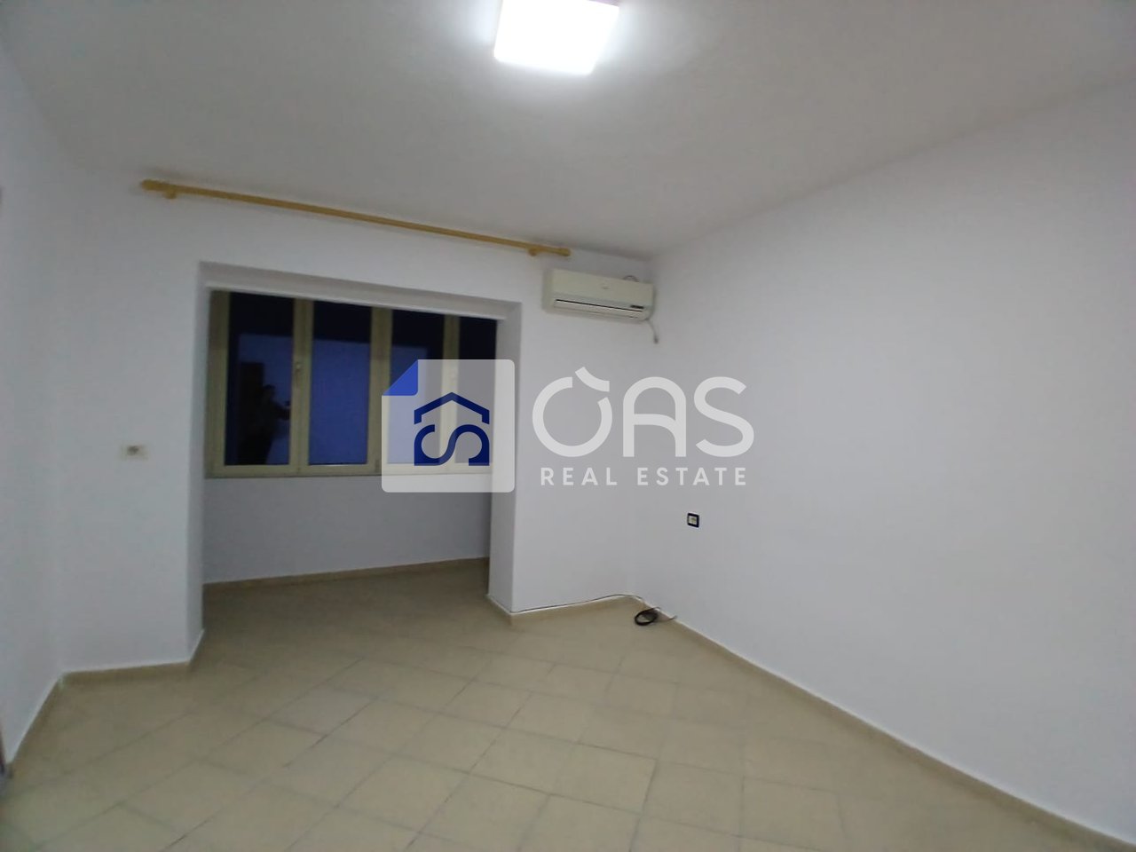 Jepet apartament me qera 1+1 tek Ministria Arsimit 2