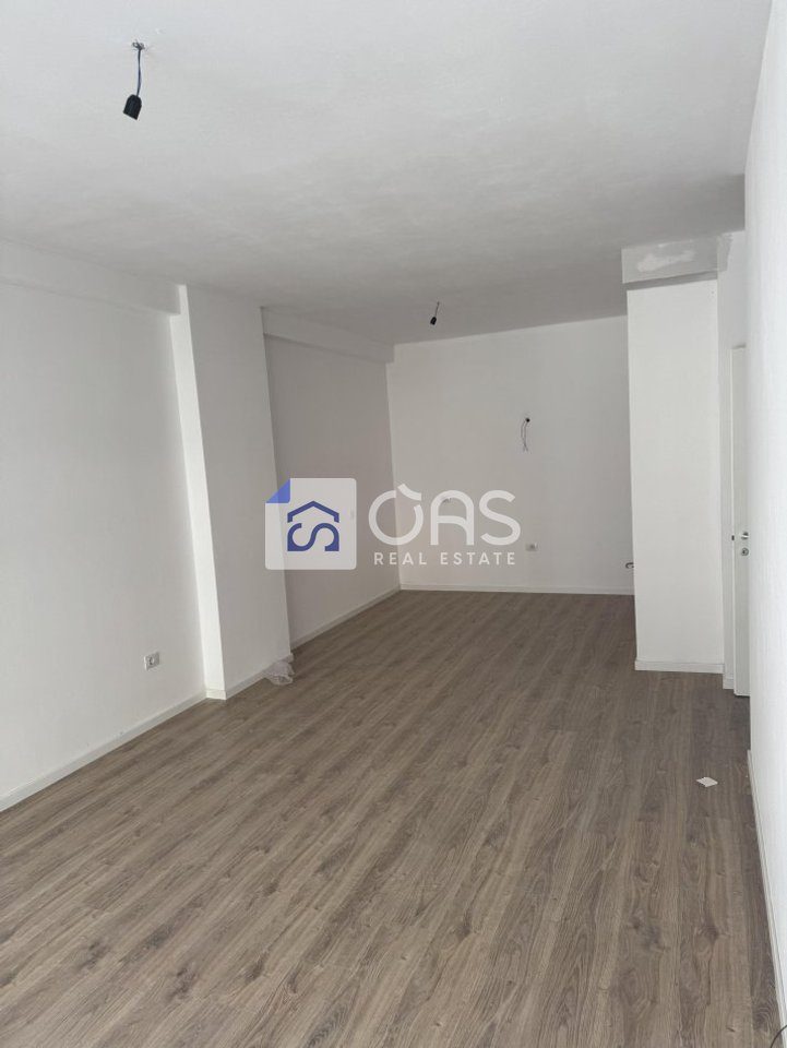 Shitet apartament 1+1 tek Rruga Dritan Hoxha (AURA Complex) 2