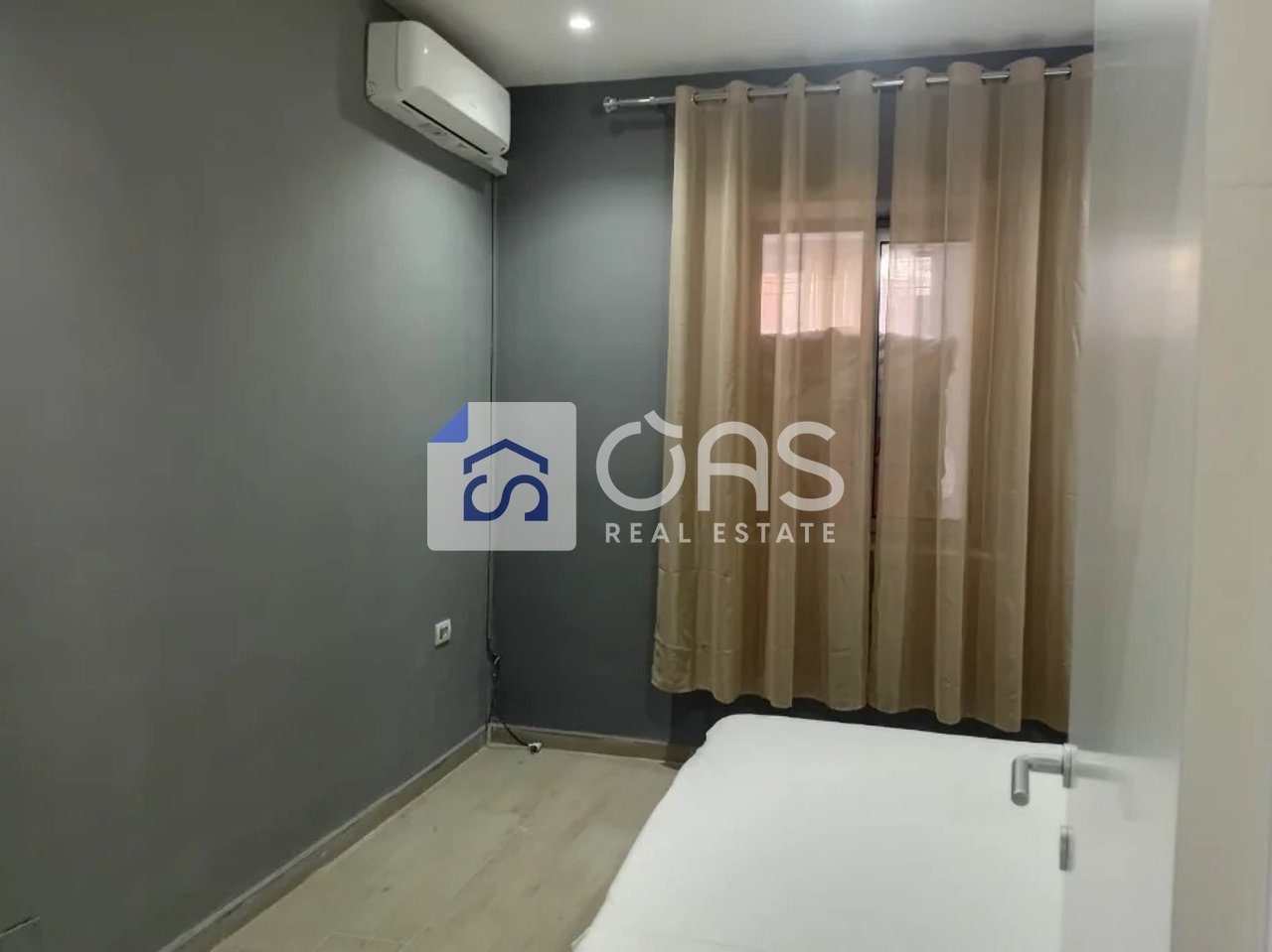 Jepet apartament me qera 1+1 Bllok 4