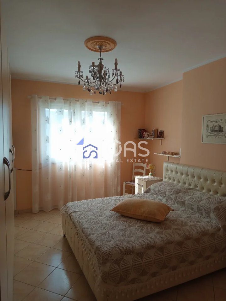 Shitet APARTAMENT 2+1+2 DURRES (CURRILA) 2