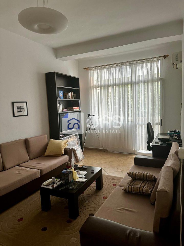 Shitet apartament 1+1 tek Rruga e Durresit