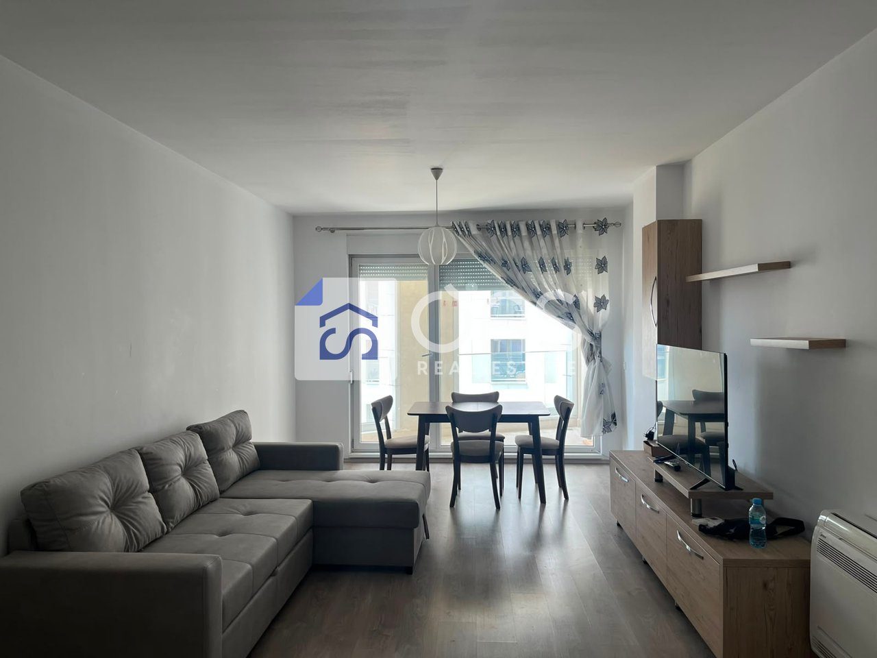 Jepet apartament me qera 2+1+2 te Siri Kodra