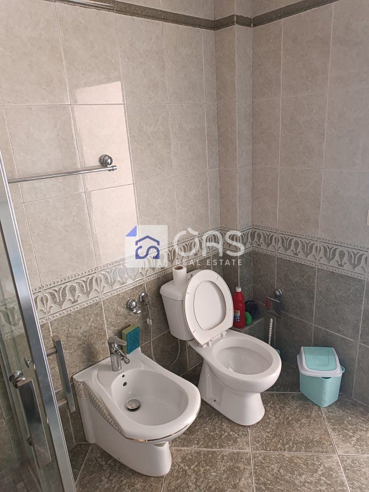 Jepet apartament me qera 1+1 Komuna E Parisi 4