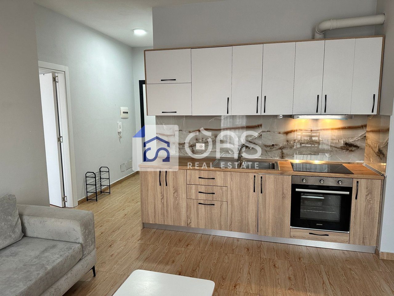 Jepet me qera apartament 1+1 Qender 2