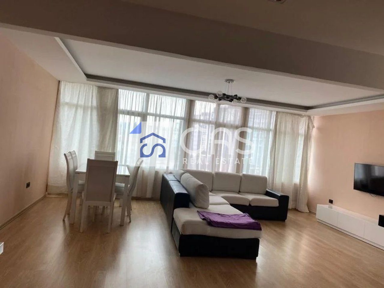Jepet apartament me qera 2+1+ garderob tek Dritan Hoxha 2