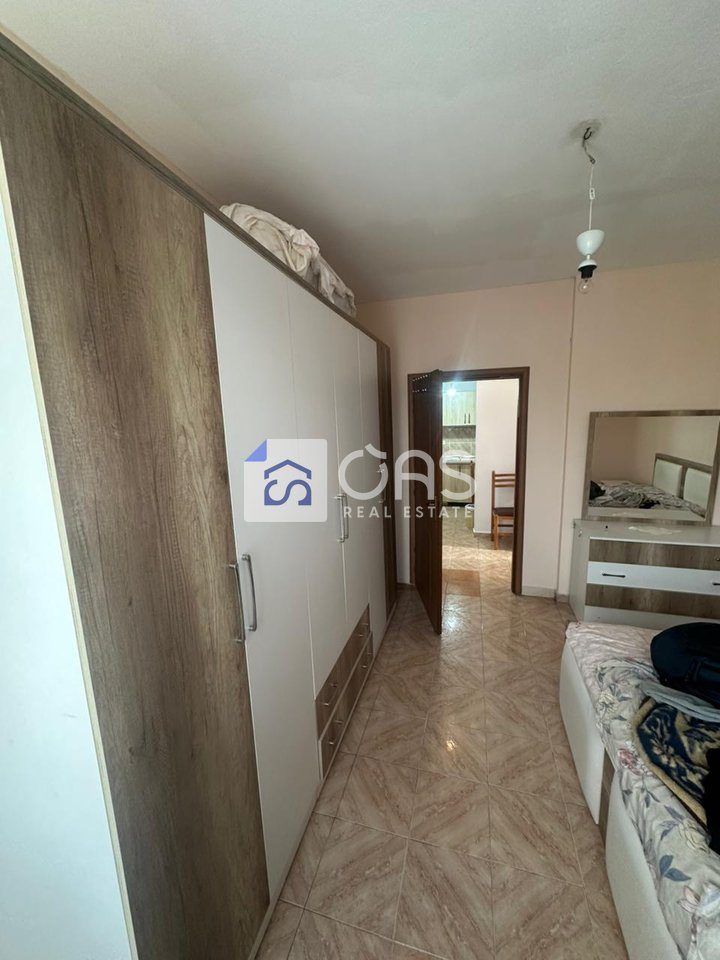 Jepet apartament me qera 1+1 Vasil Shanto 4