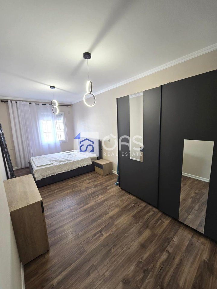 Jepet apartament me qera 2+1 ne 21 Dhjetori 2