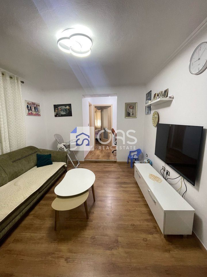Jepet me qera apartament 2+1+2 Rr.Mine Peza 3