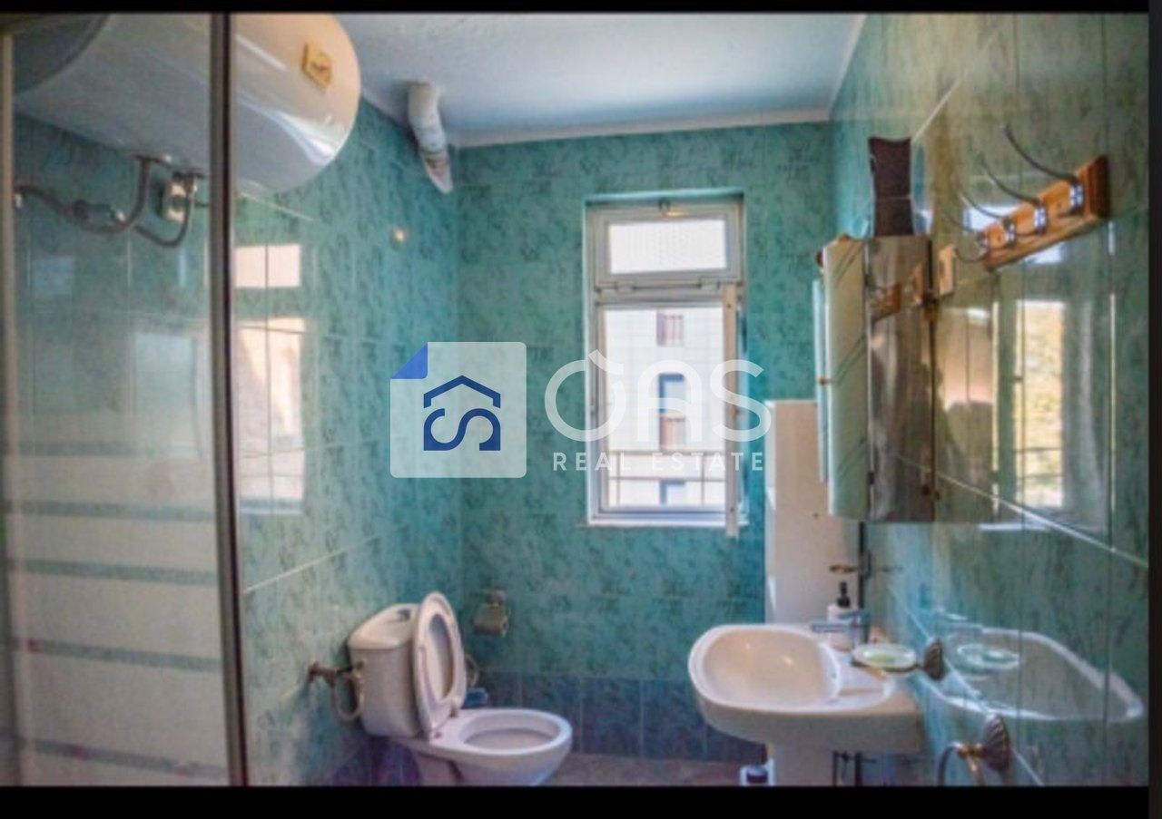 Jepet apartament me qera 2+1 ne Pazari i Ri 4