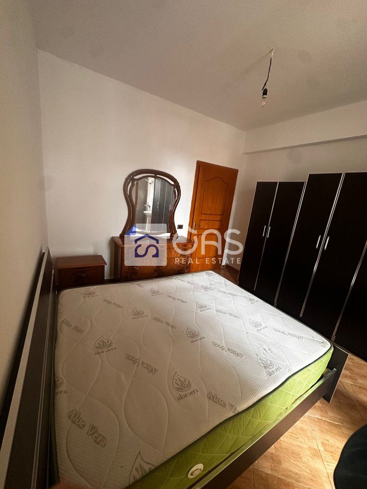 Jepet apartament me qera 1+1 Astir 4