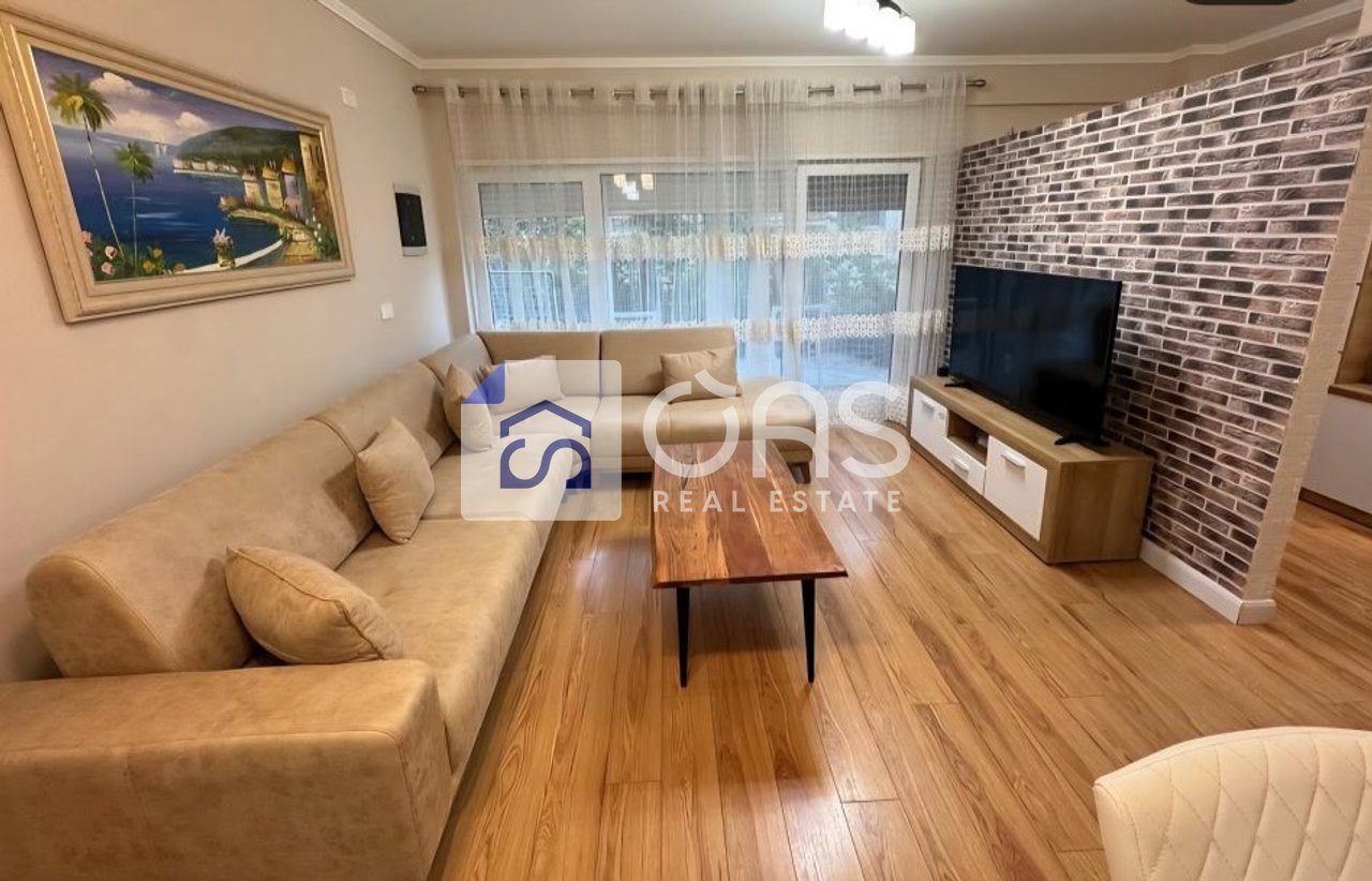Jepet me qera Apartament Duplex 2+1+1 Tek Kodra e Diellit 2