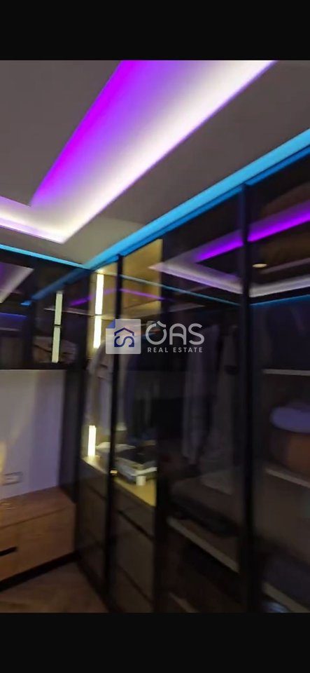 Shitet apartament 3+1+2 tek Fusha e Aviacionit 4