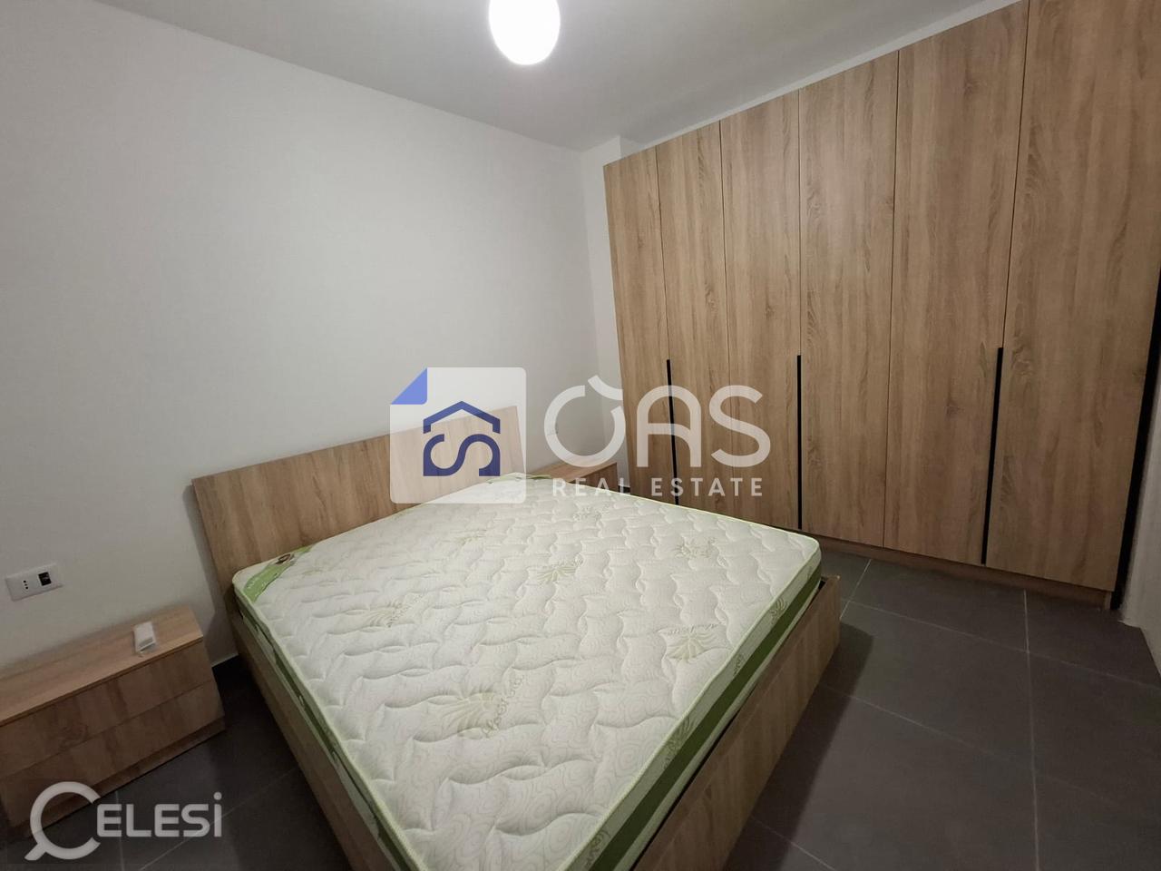 Jepet me qera apartamenti 3+1 5 maj (pallatet e bashkis) 2