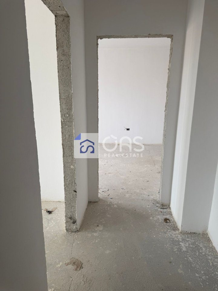 Shitet apartament 1+1 ne Kinostudio 4