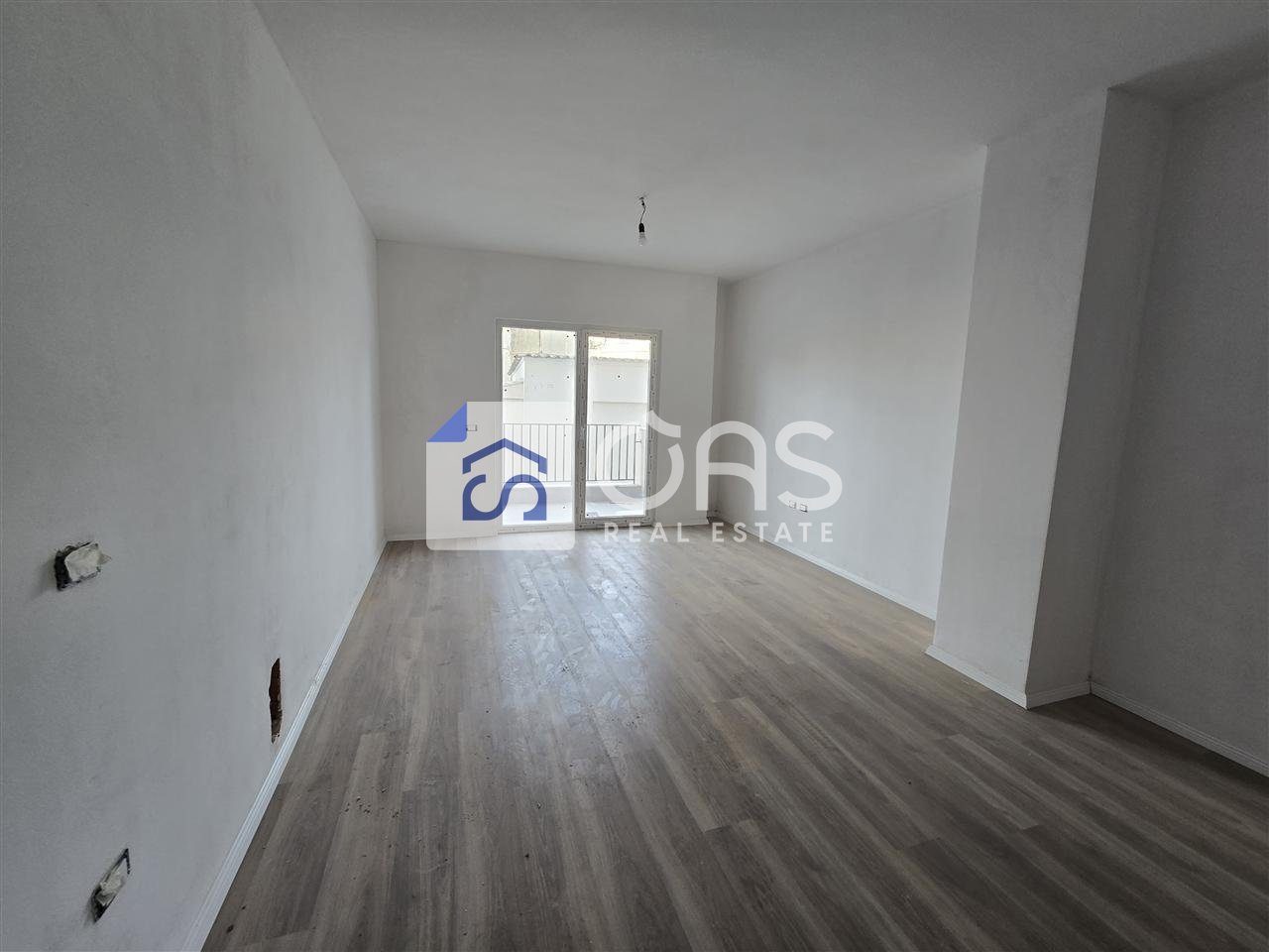 Shitet apartament 1+1 tek Kompleksi Aura (Rruga Dritan Hoxha) 2