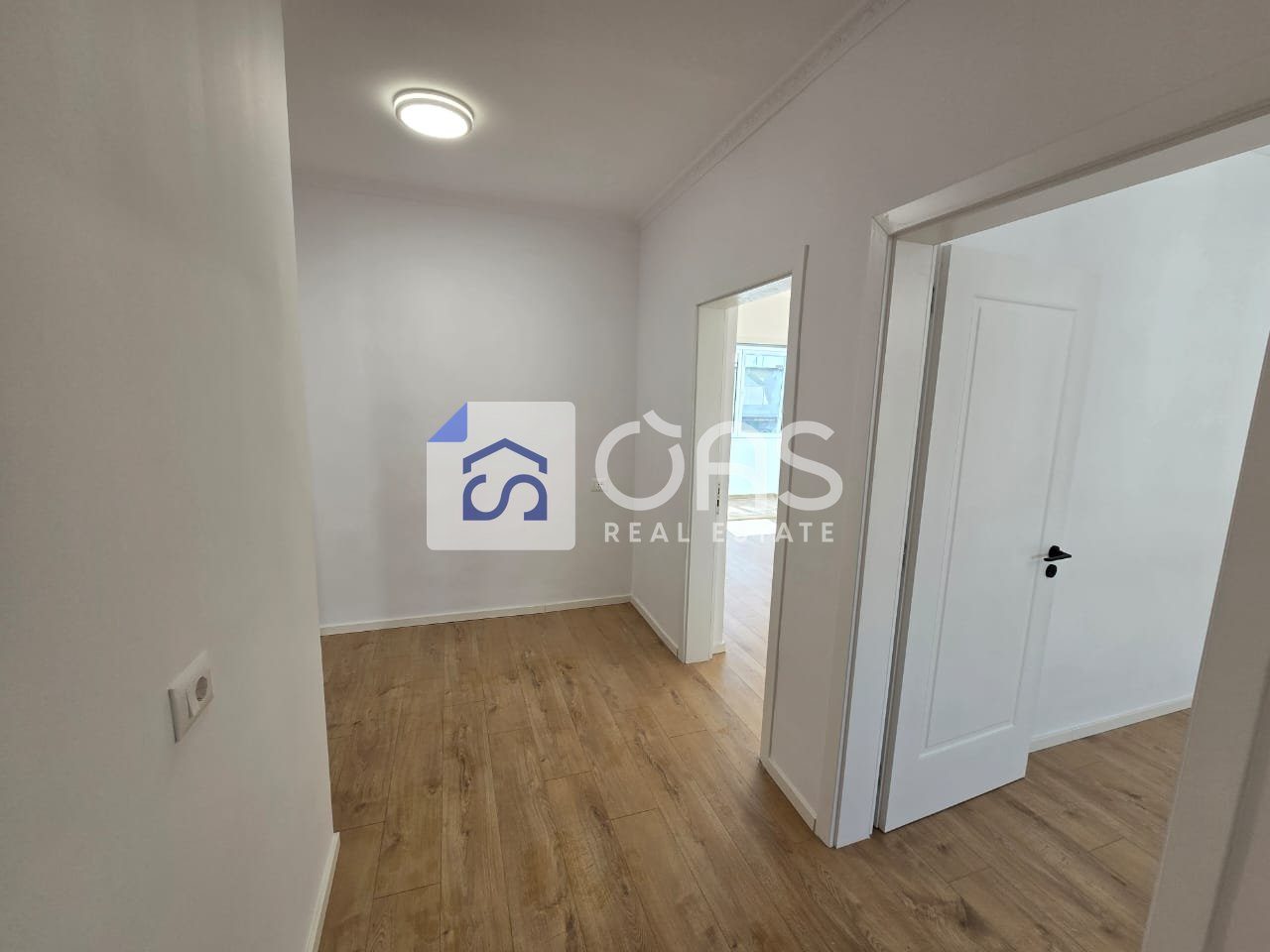 Shitet apartament 2+1 tek Rruga Bardhyl.