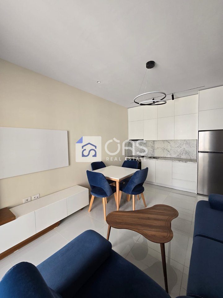 Jepet me qera apartament 1+1+Parkim tek Univers City. 4