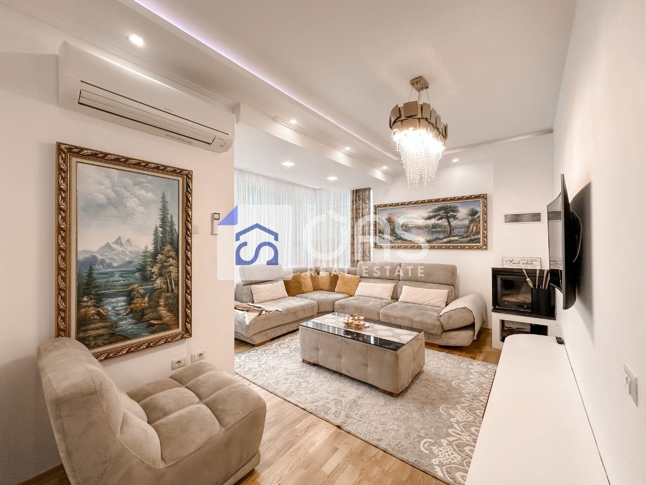 Shitet apartament 3+1+2+Post parkimi tek Kopshti Botanik.