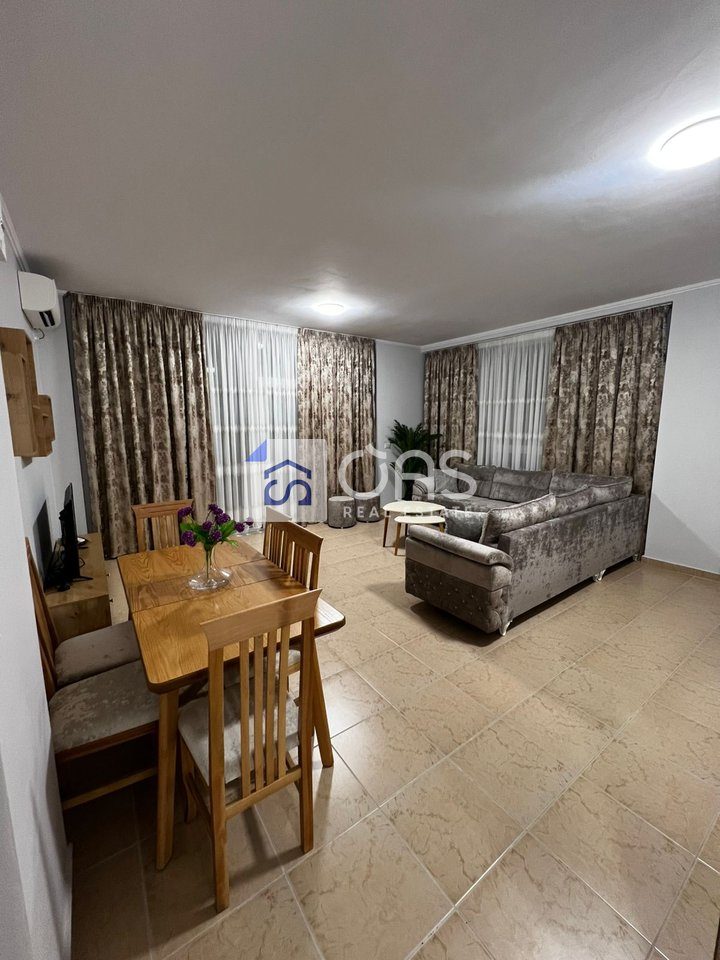 Jepet me qera apartament 2+1+2+2 Poste Parkimi tek Bulevardi I Ri. 2