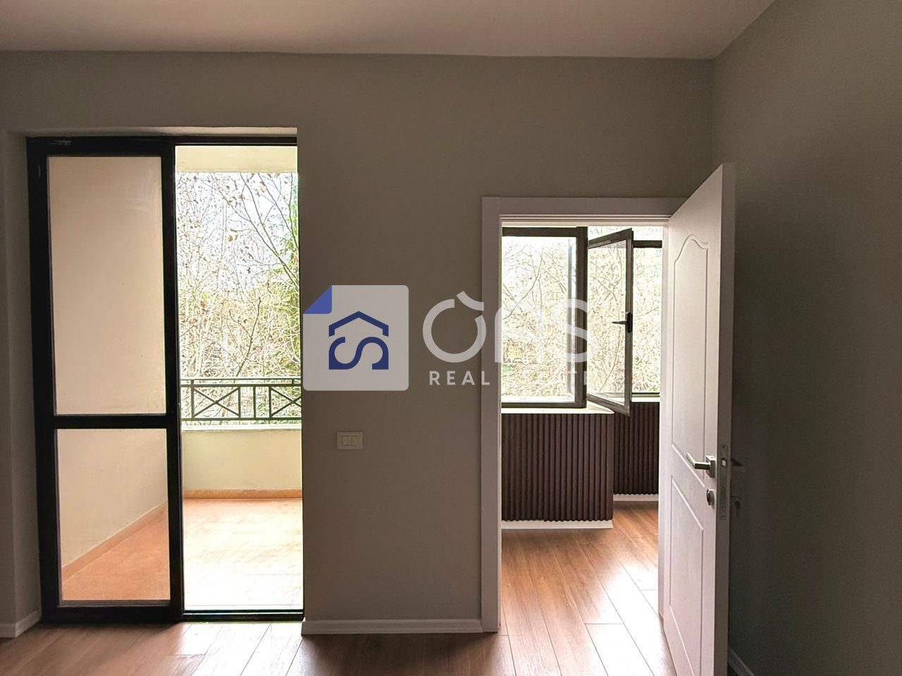 Jepet apartament me qera 1+1 perball Gjykates 2