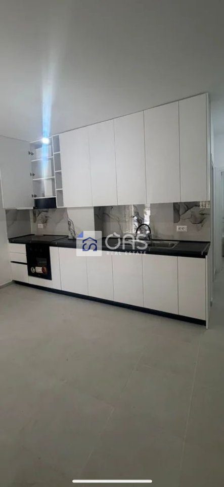 Shitet apartament 2+1 ne Laprake