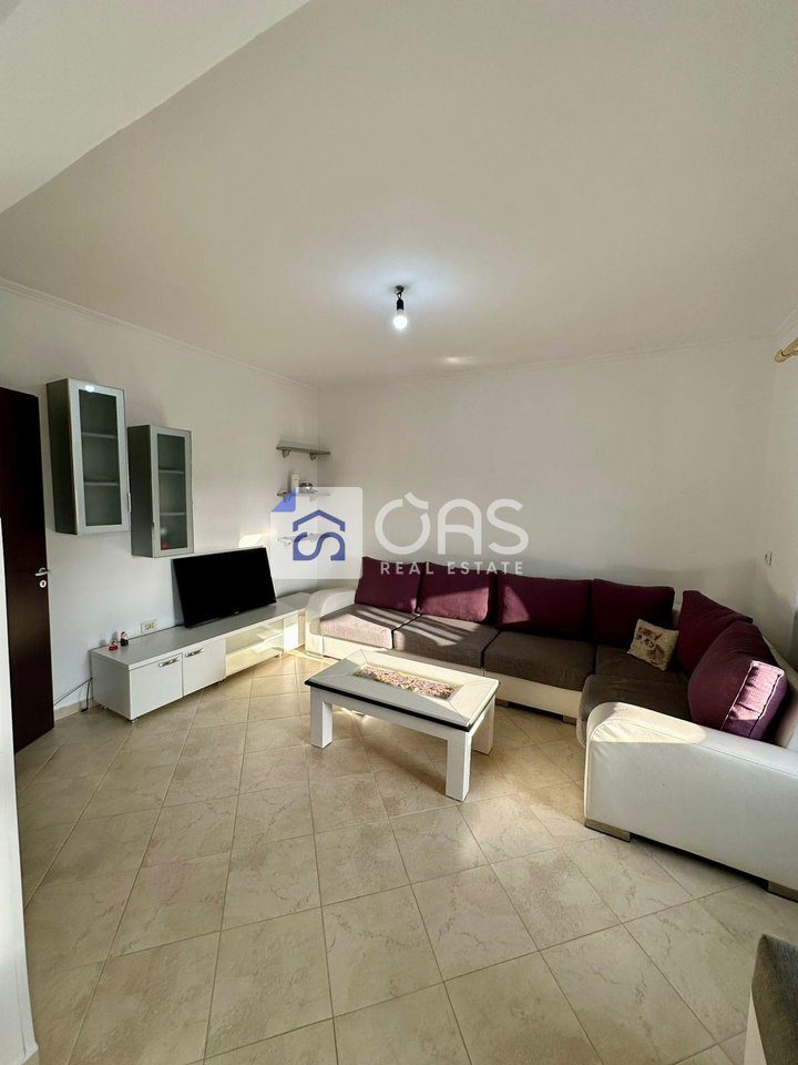 Jepet apartament me qera 1+1 Laprake